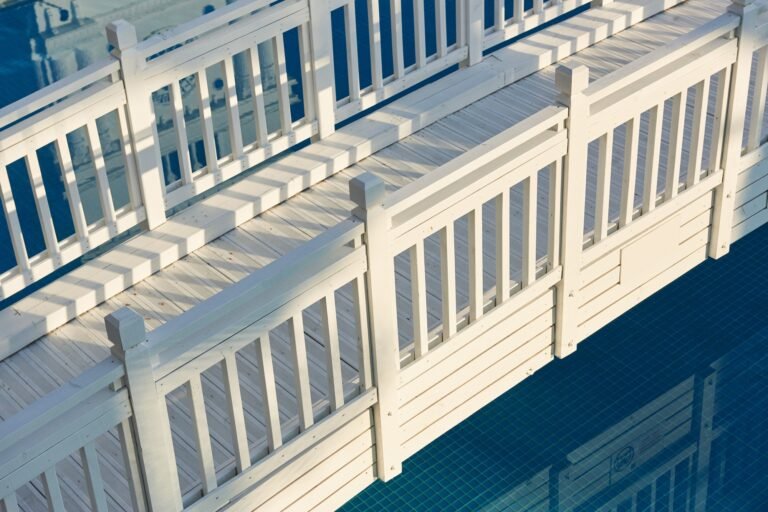 Lpa-amenagement-exterieur - Installation de clôture PVC à Fleury-sur-andelle : conseils pratiques - Featured Image 1